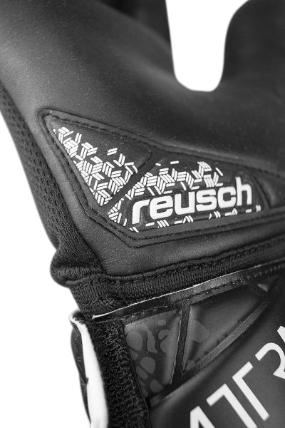 Reusch Attrakt Infinity NC - Black