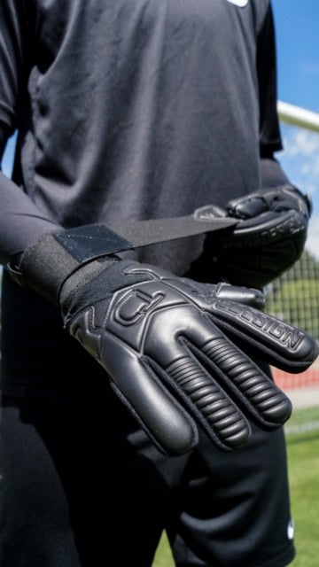 TapeDesign Triple Black Gloves